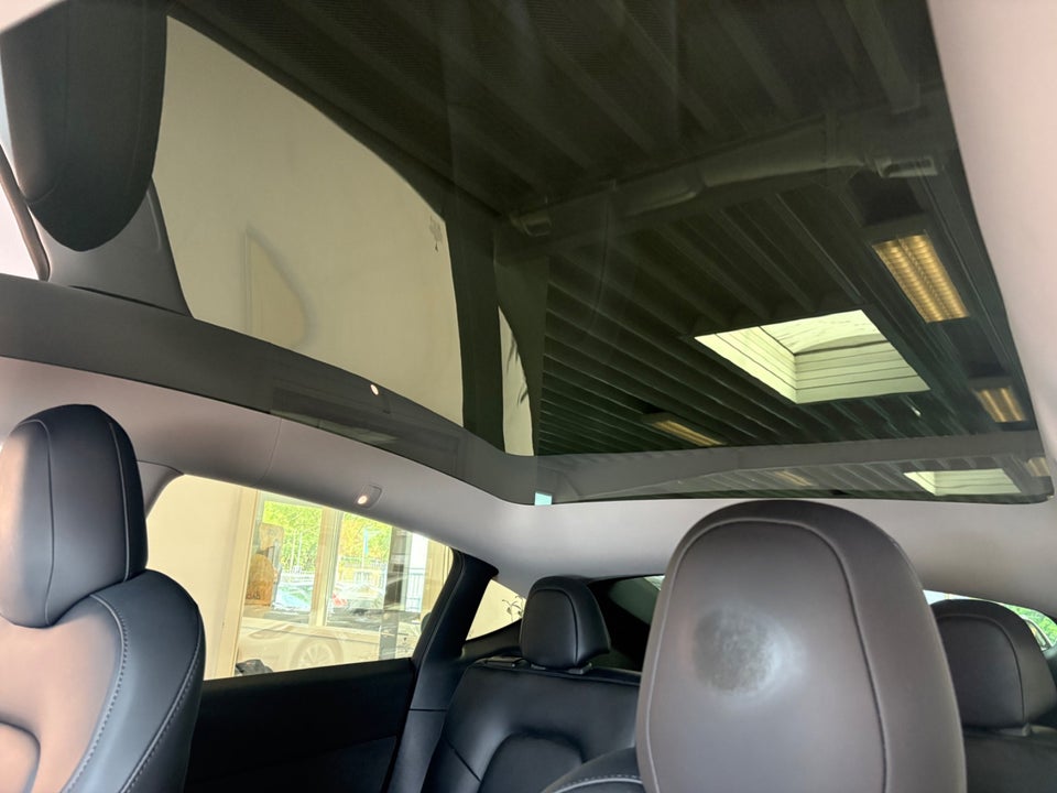 Tesla Model Y Long Range AWD 5d