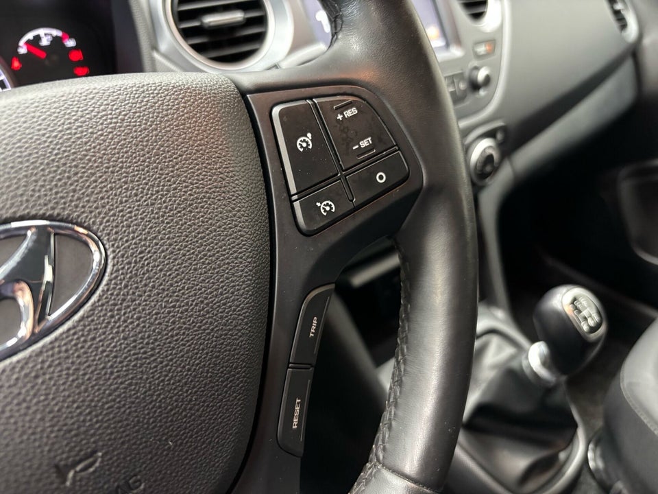 Hyundai i10 1,0 Premium 5d