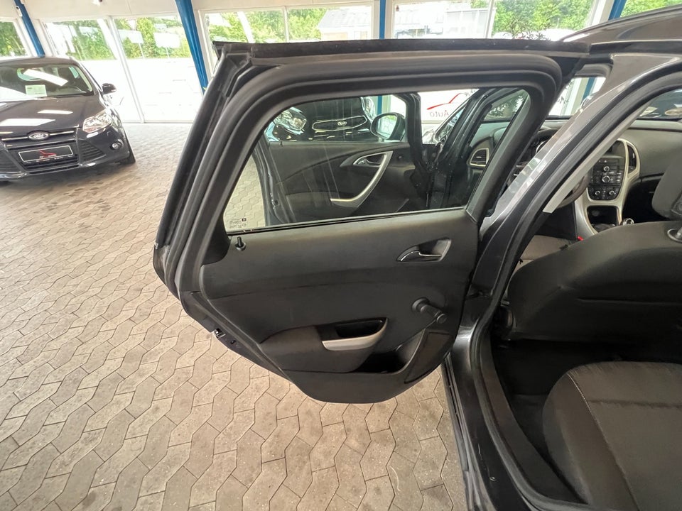 Opel Astra 1,7 CDTi 125 Enjoy Sports Tourer 5d