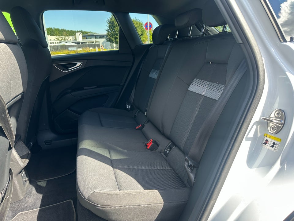 Audi Q4 e-tron 40 S-line 5d