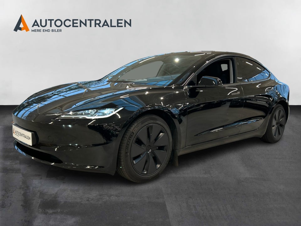 Tesla Model 3 Long Range AWD 4d