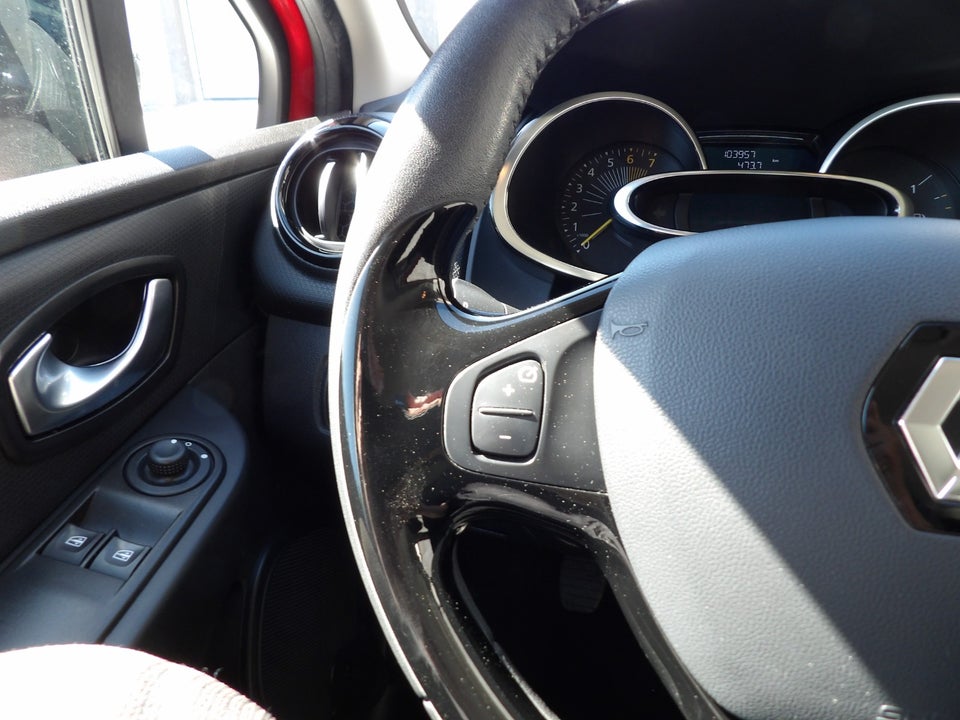 Renault Clio IV 0,9 TCe 90 Expression Sport Tourer 5d