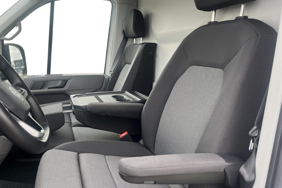 VW Crafter 35 2,0 TDi 177 Kassevogn L3H3 aut.