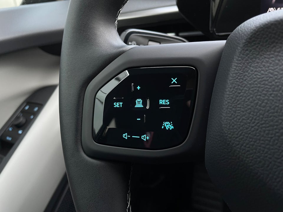 Ford Capri 82 Select Extended Range 5d