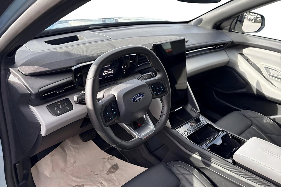 Ford Explorer 77 Premium Extended Range 5d