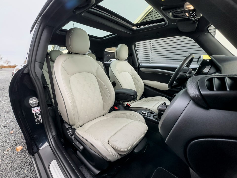 MINI Cooper SE Younique Trim 3d