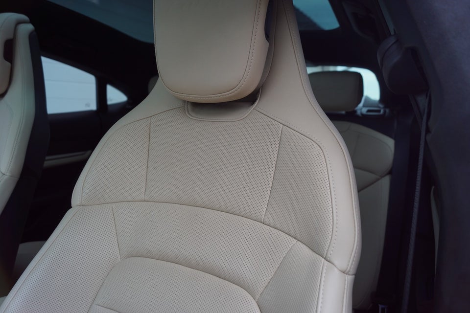 Porsche Taycan Turbo Performance+  4d