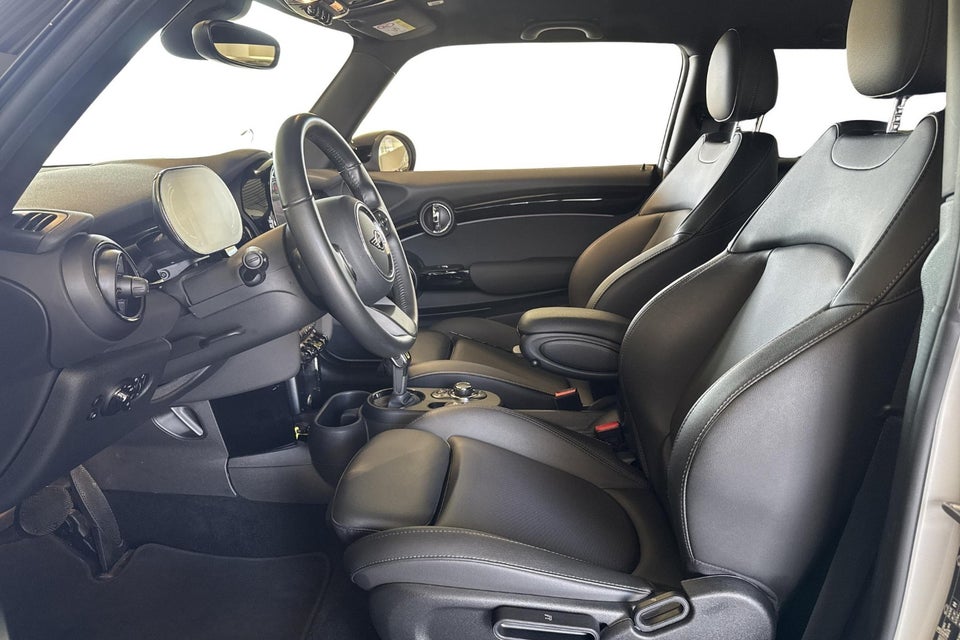 MINI Cooper SE Classic Trim 3d
