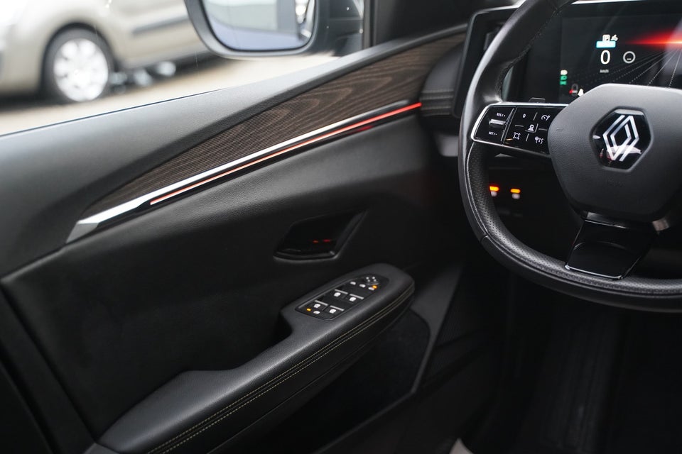 Renault Megane E-Tech 60 Iconic 5d