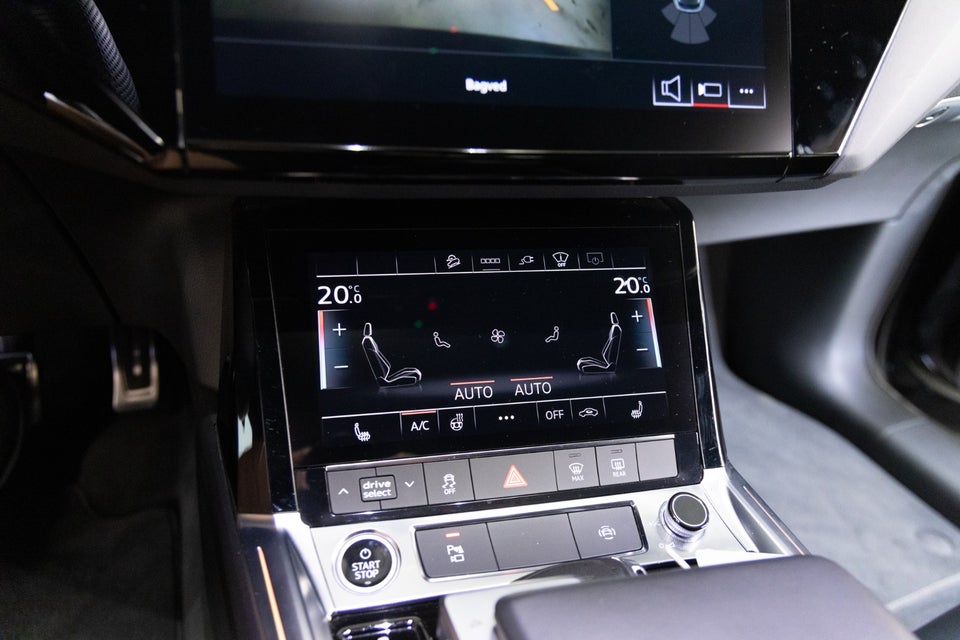 Audi Q8 e-tron 55 S-line quattro 5d