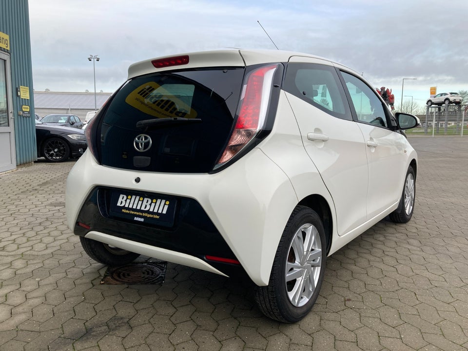 Toyota Aygo 1,0 VVT-i x-press 5d