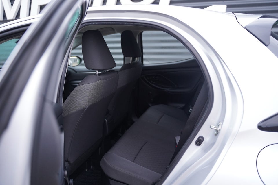 Toyota Yaris 1,5 Hybrid H3 e-CVT 5d