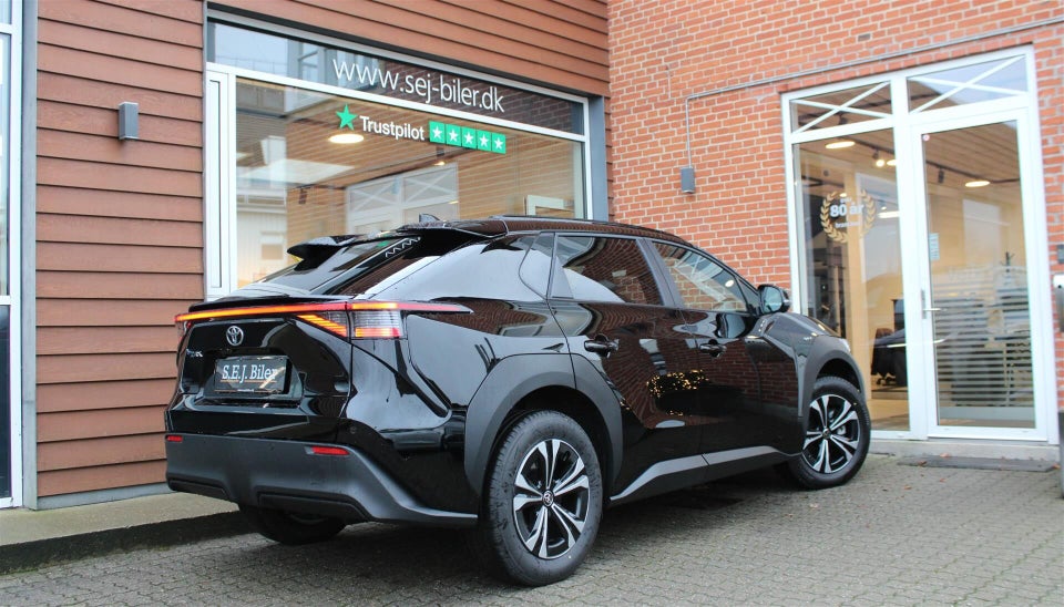 Toyota bZ4X Business+ 5d