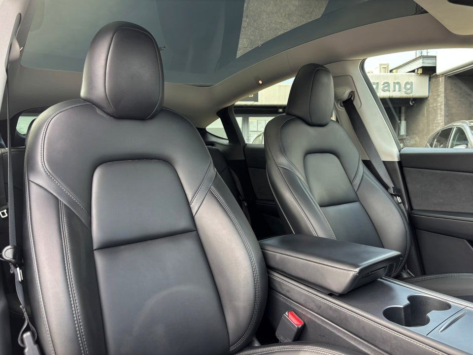Tesla Model Y Long Range AWD 5d