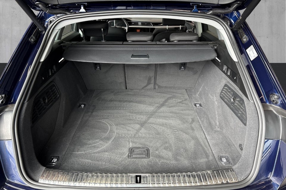 Audi e-tron 55 quattro 5d