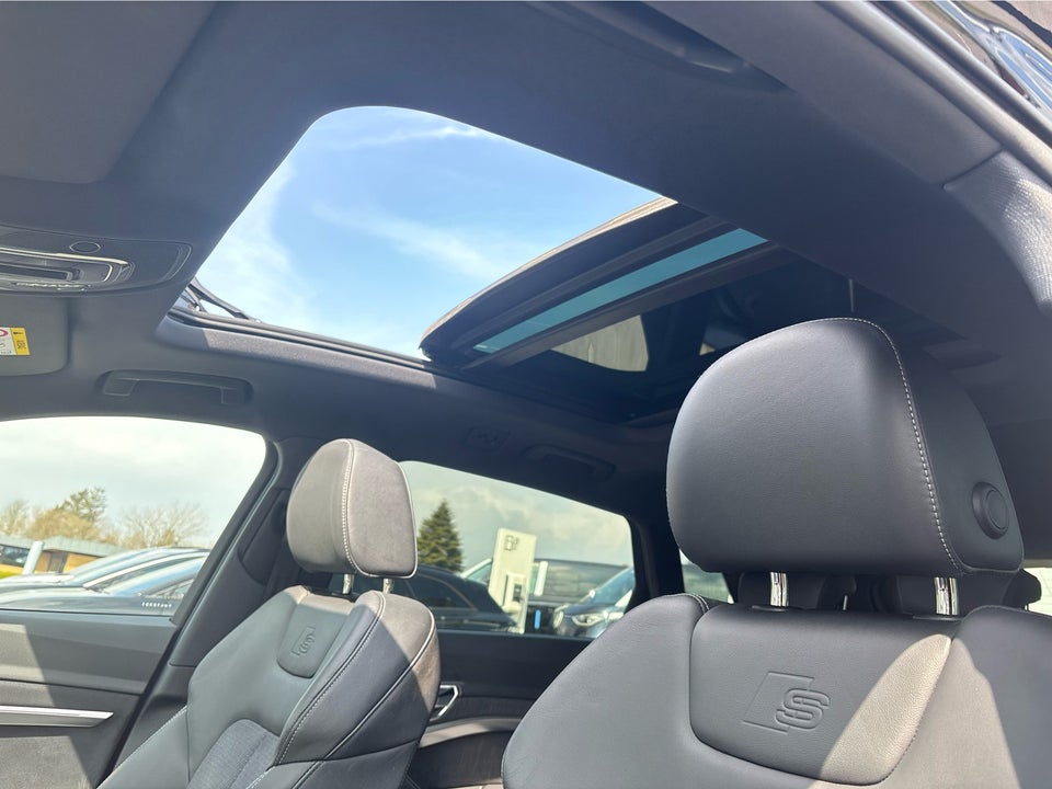 Audi e-tron 55 S-line quattro 5d