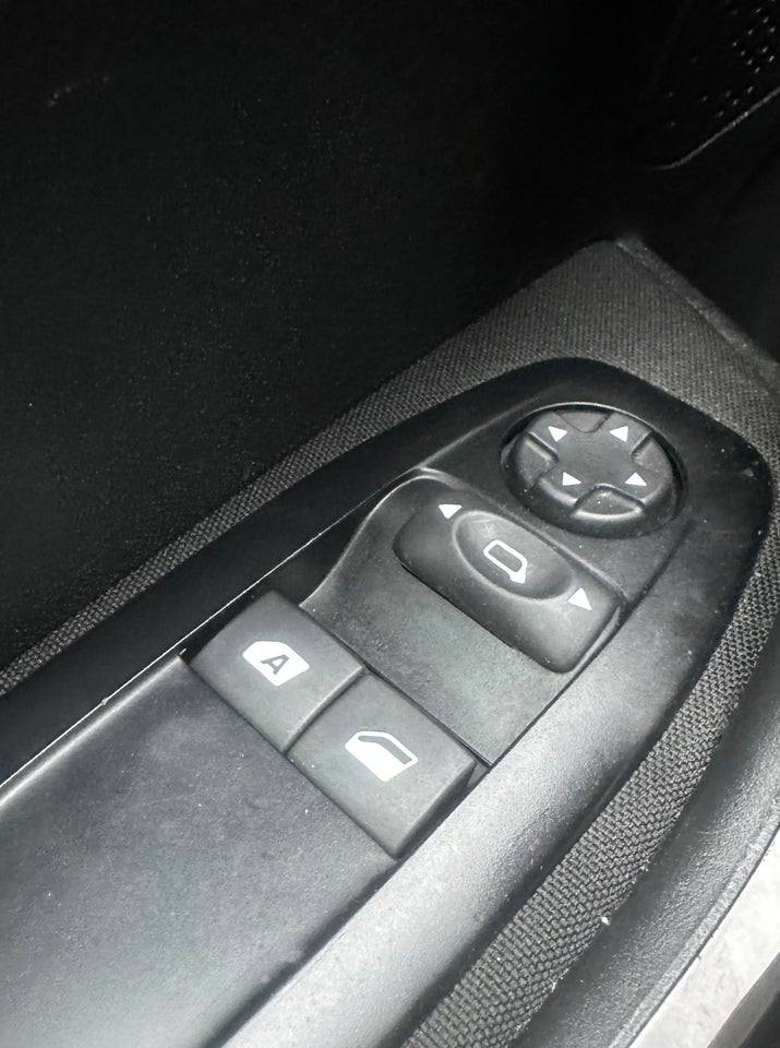 Peugeot 208 1,2 VTi 82 Active 5d