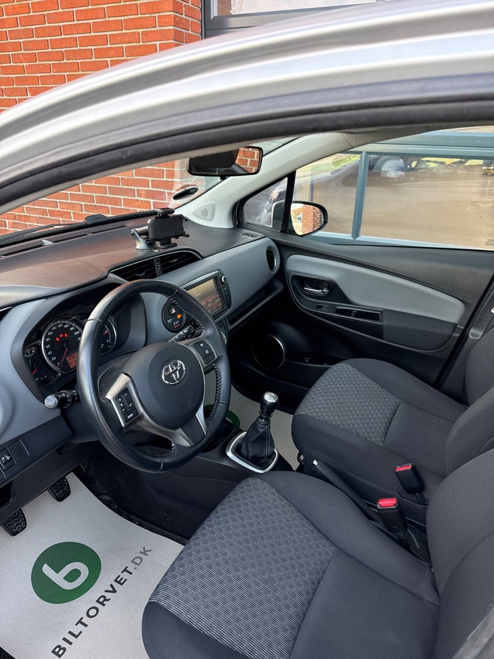 Toyota Yaris 1,3 VVT-i Skyview 5d