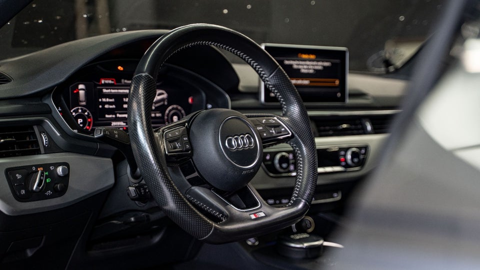 Audi A4 3,0 TDi 272 quattro Tiptr. 4d