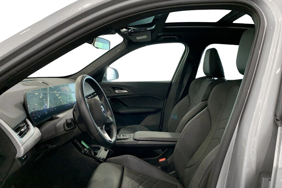 BMW iX1 eDrive20 X-Line 5d