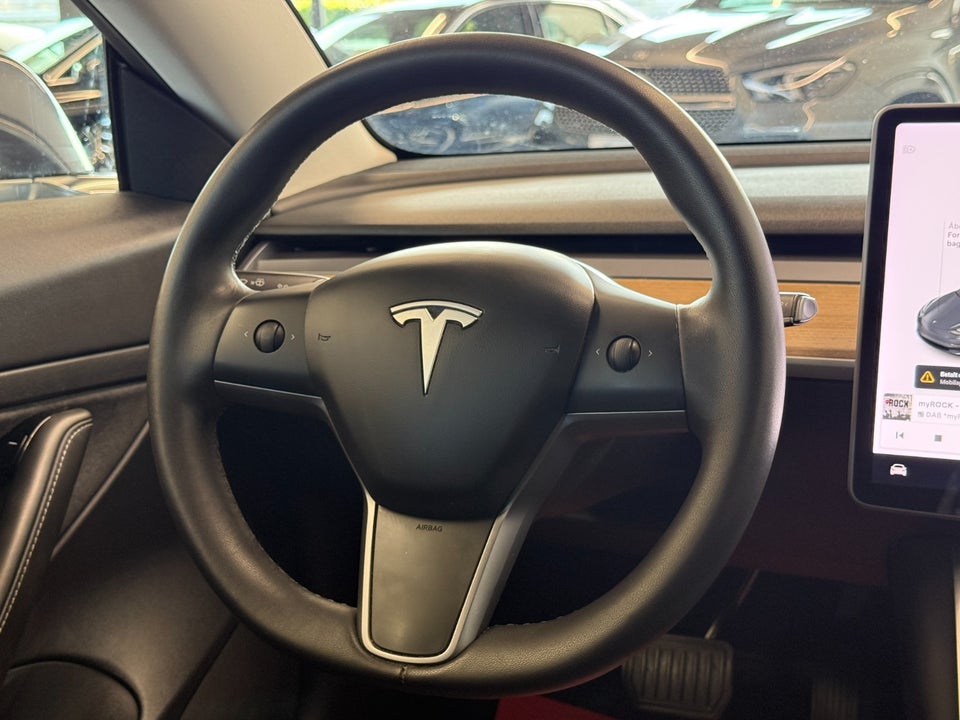 Tesla Model 3 Standard Range+ RWD 4d