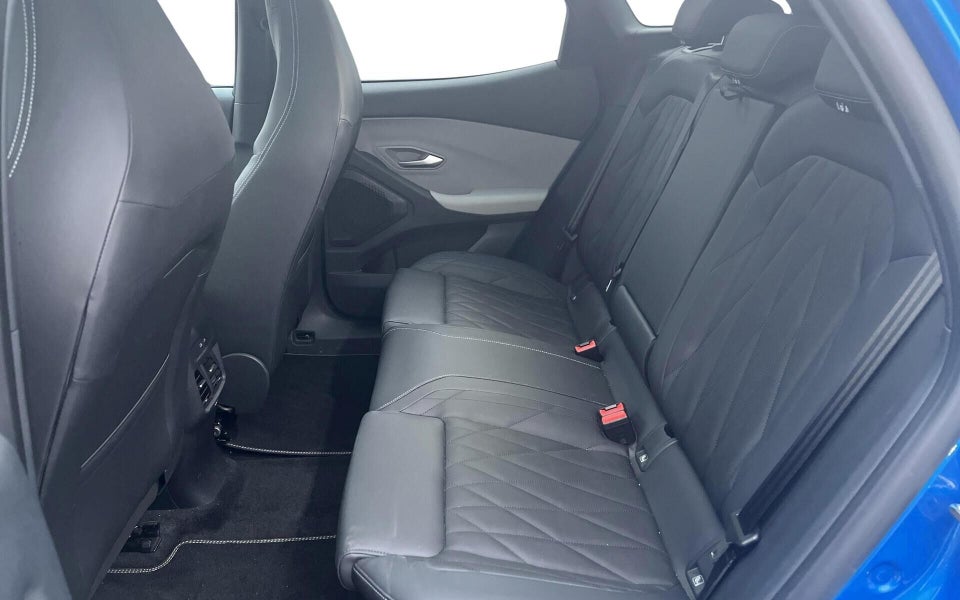 Ford Explorer 82 Premium Extended Range 5d