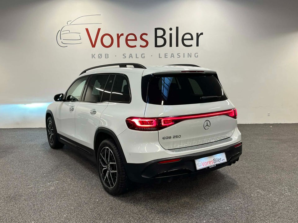 Mercedes EQB250 AMG Line 5d