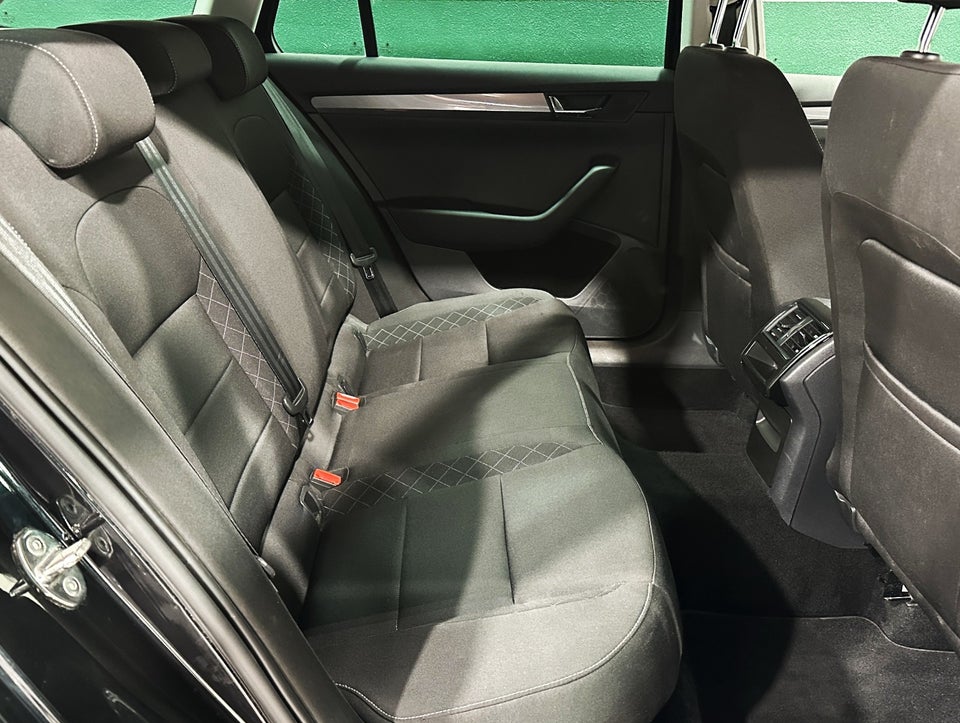 Skoda Superb 1,4 TSi 125 Active Combi 5d