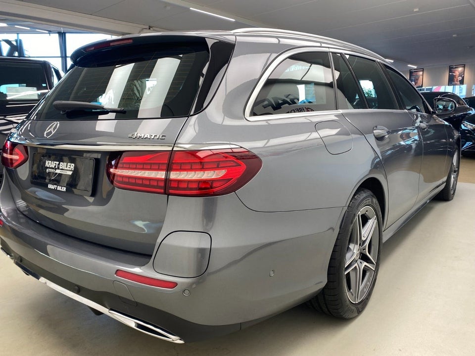 Mercedes E300 de 2,0 AMG Line stc. aut. 4Matic 5d