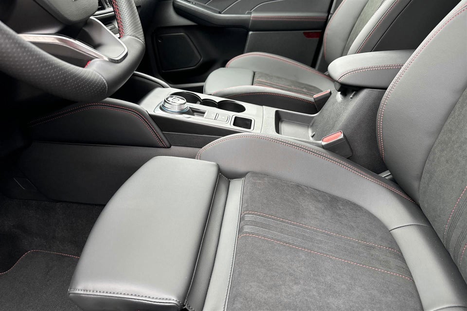 Ford Kuga 2,5 PHEV ST-Line X CVT 5d