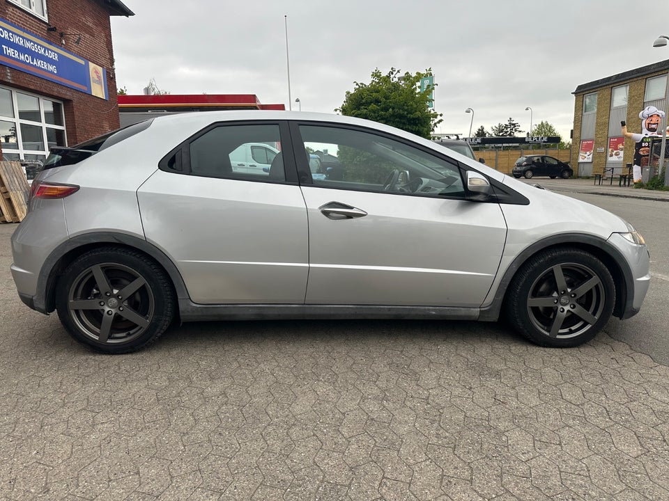 Honda Civic 1,8 Sport 5d