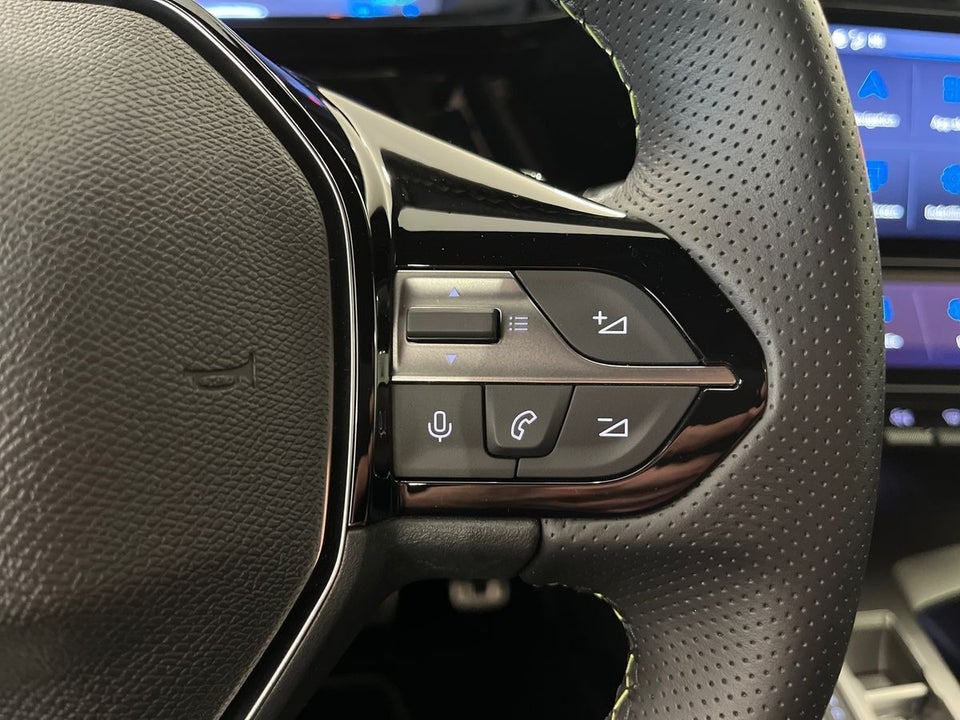 Peugeot e-408 58 GT 5d