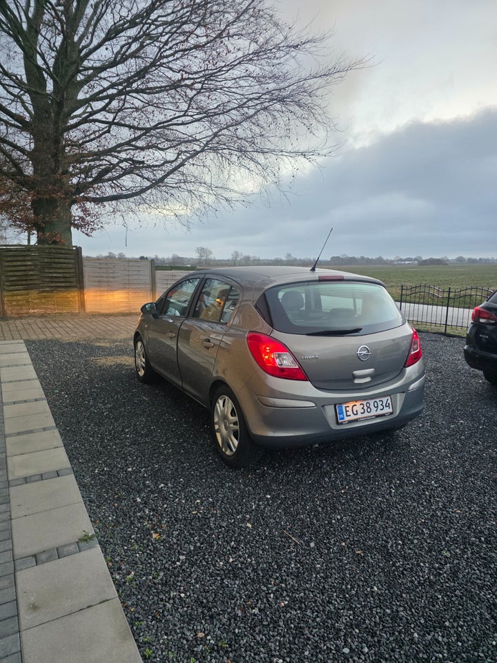 Opel Corsa 1,4 16V Cosmo 5d