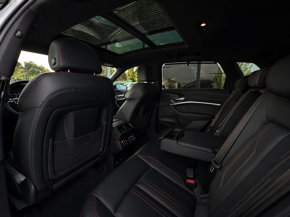 Audi Q8 e-tron 55 S-line Sportback quattro 5d