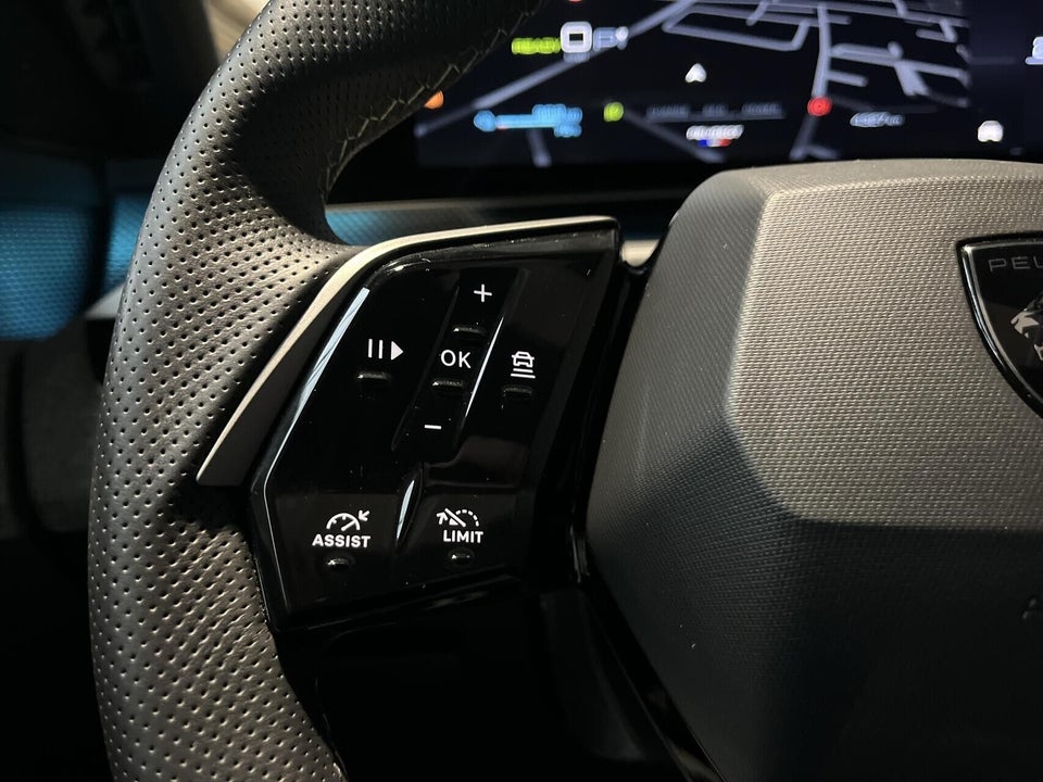 Peugeot e-3008 77 GT Pack 5d