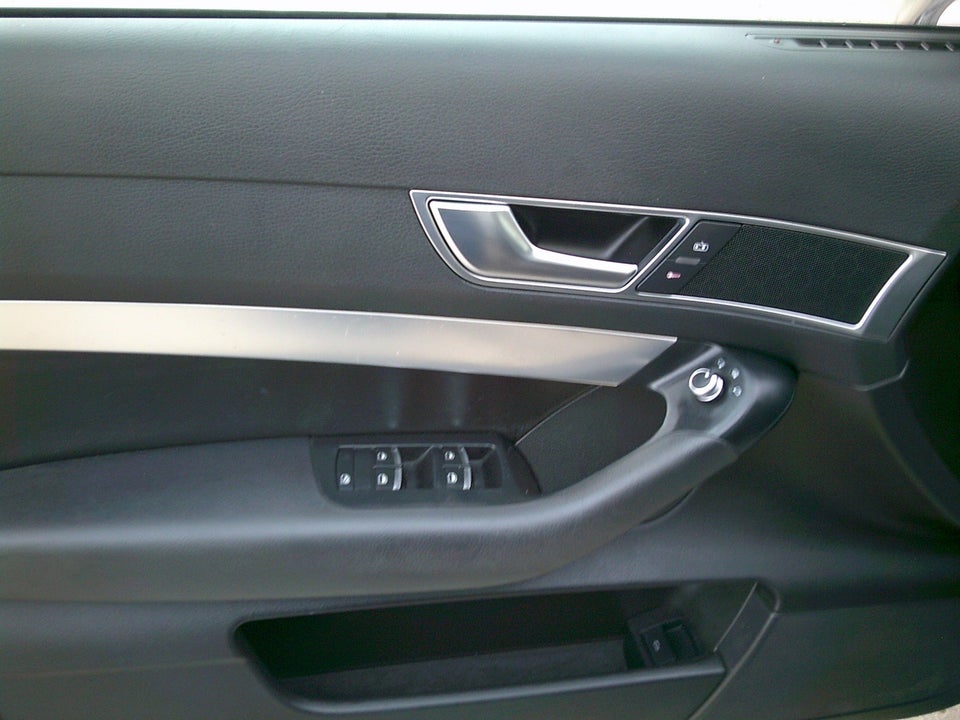 Audi A6 2,4 V6 4d