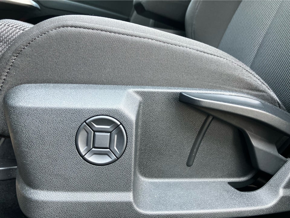 Audi Q4 e-tron 40 S-line 5d