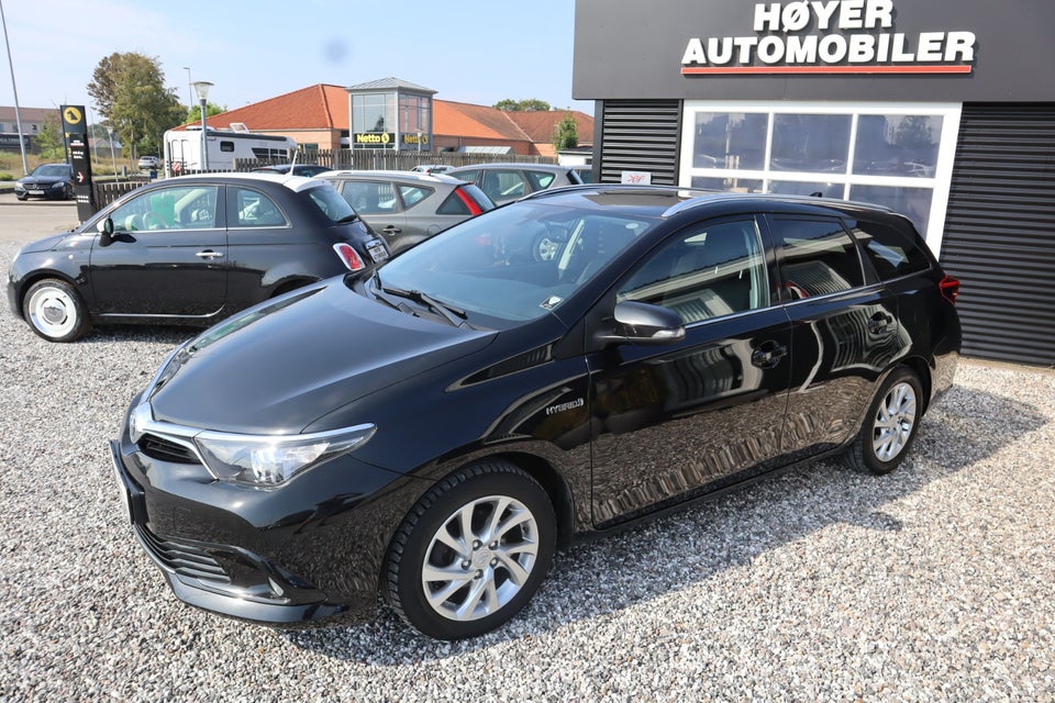 Toyota Auris 1,8 Hybrid H2 Comfort Touring Sports CVT 5d