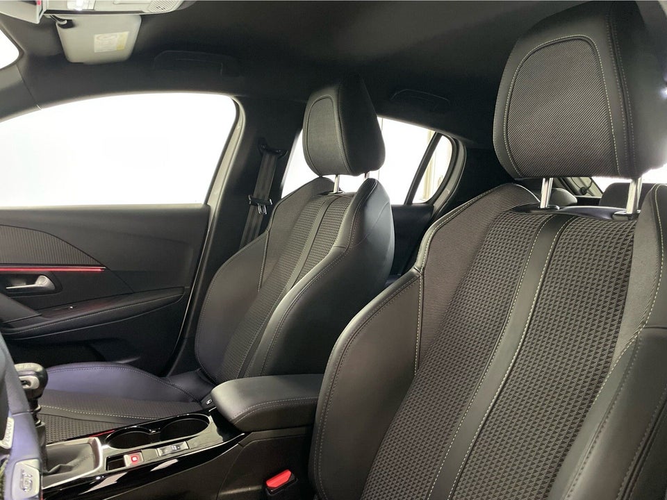 Peugeot 208 1,2 PureTech 100 GT 5d