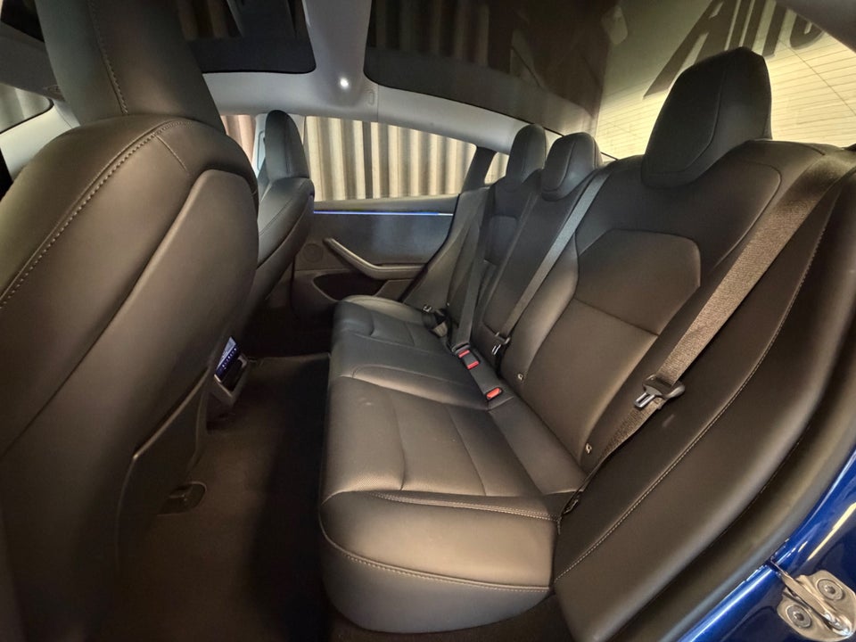 Tesla Model 3 Long Range AWD 4d