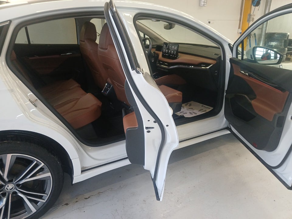 Skoda Enyaq 80 iV Plus 5d