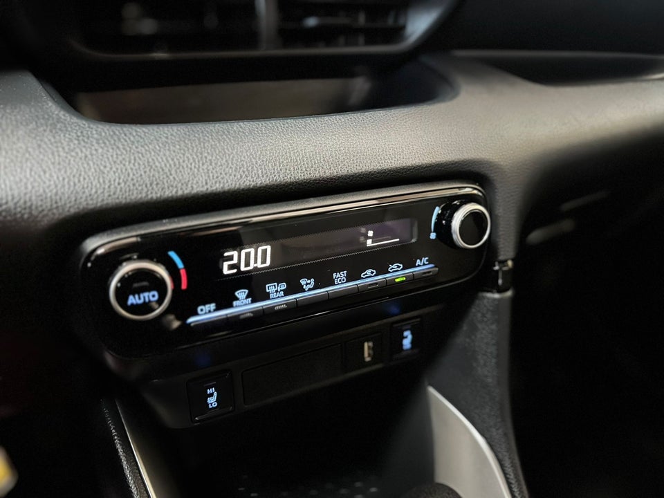 Toyota Yaris 1,5 Hybrid H3 e-CVT 5d