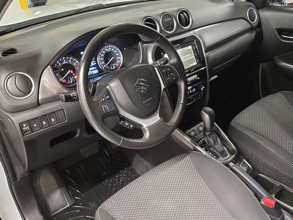 Suzuki Vitara 1,0 Boosterjet Active KUP aut. 5d