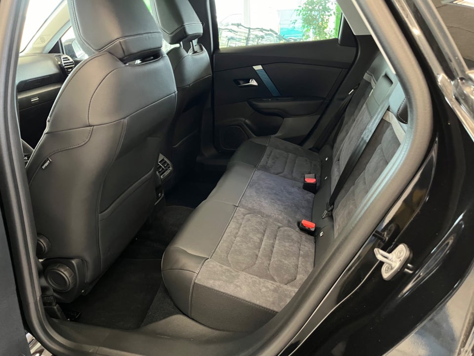 Citroën ë-C4 X 50 Shine Pack 4d