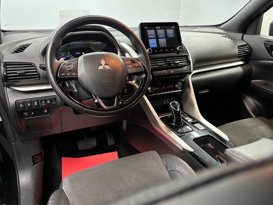Mitsubishi Eclipse Cross 2,4 PHEV Invite CVT 4WD 5d