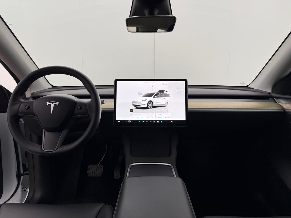 Tesla Model Y RWD 5d