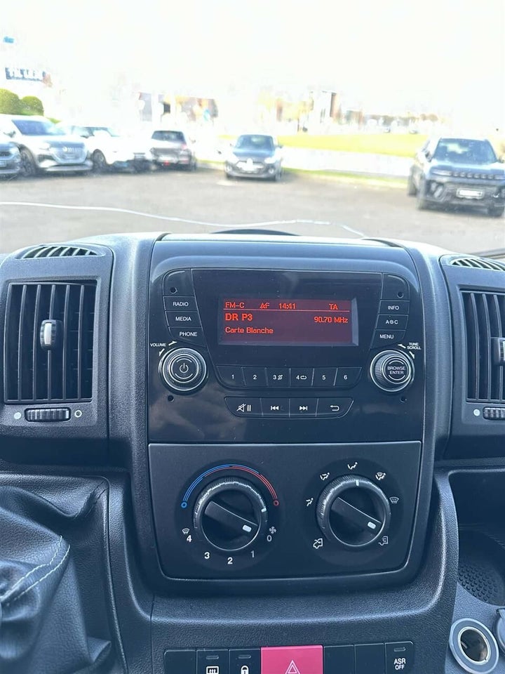 Peugeot Boxer 330 2,2 HDi 130 Kassevogn L2H1