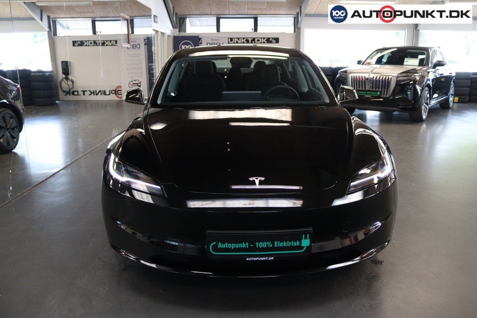 Tesla Model 3 Long Range AWD 4d