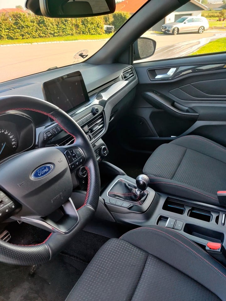 Ford Focus 1,0 EcoBoost ST-Line 5d