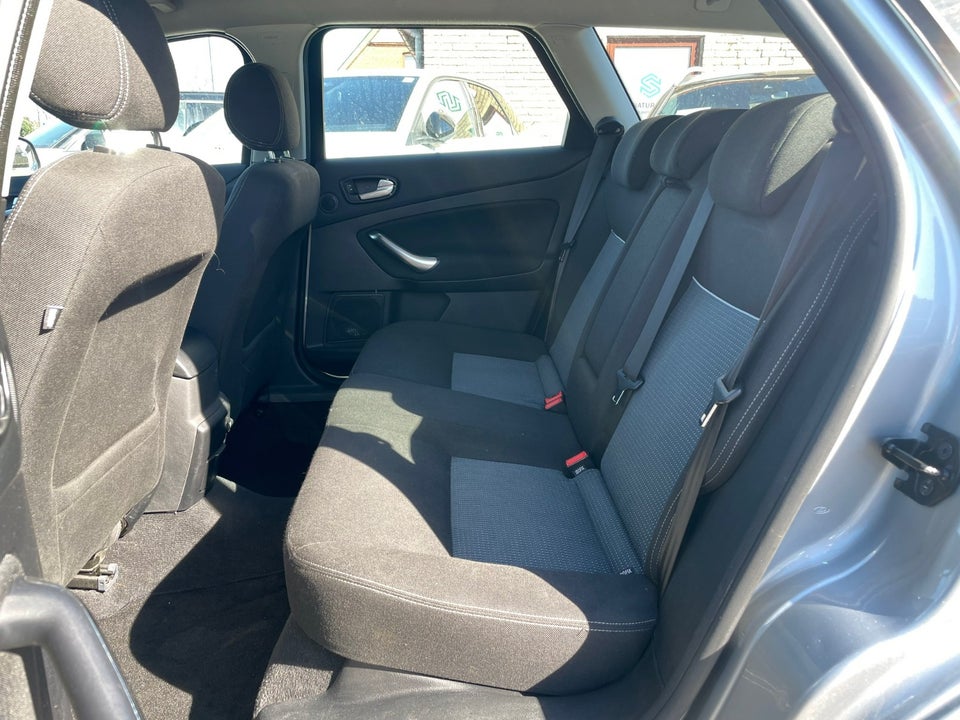 Ford Mondeo 2,0 Ambiente stc. 5d